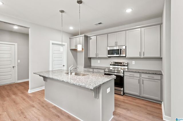 1021 GRAND RIVER BOULEVARD W, Leeds, AL 35094
