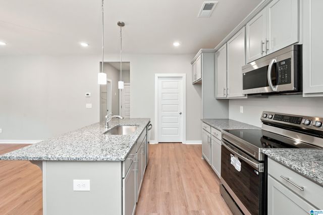 1021 GRAND RIVER BOULEVARD W, Leeds, AL 35094