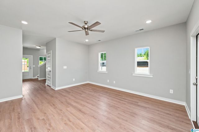 1021 GRAND RIVER BOULEVARD W, Leeds, AL 35094
