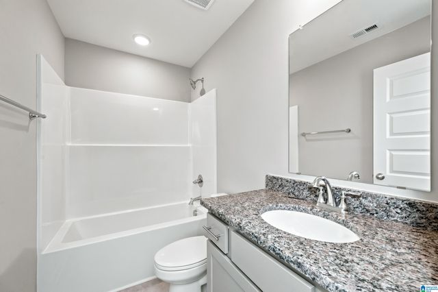 1021 GRAND RIVER BOULEVARD W, Leeds, AL 35094