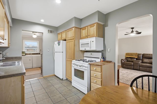 7324 Mckinley, City Of Center Line, MI 48015