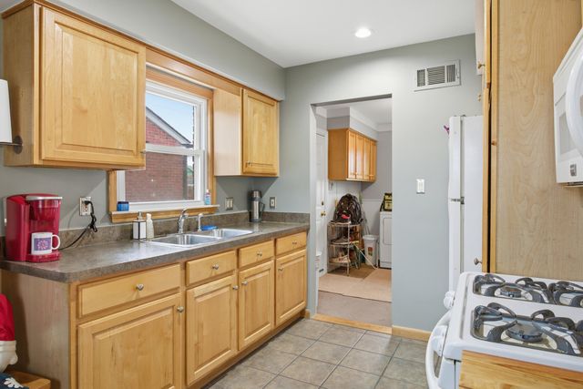 7324 Mckinley, City Of Center Line, MI 48015