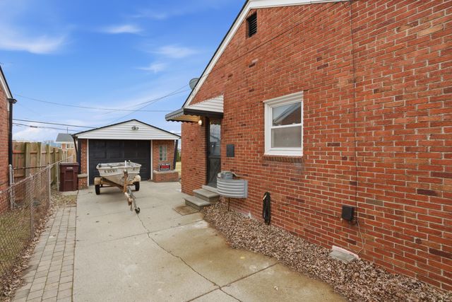 7324 Mckinley, City Of Center Line, MI 48015