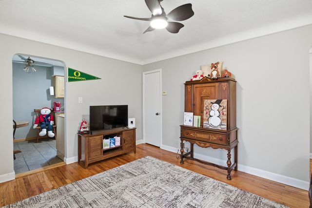 7324 Mckinley, City Of Center Line, MI 48015