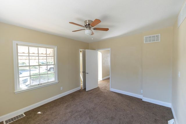 1952 S Emporia Ave, Wichita, KS 67211
