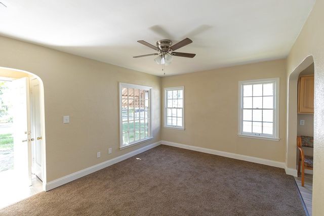 1952 S Emporia Ave, Wichita, KS 67211