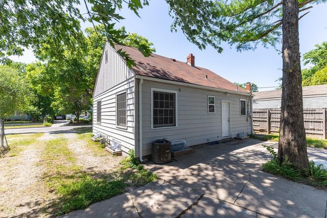 1952 S Emporia Ave, Wichita, KS 67211
