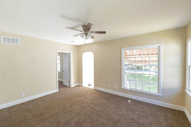 1952 S Emporia Ave, Wichita, KS 67211