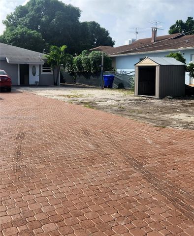 150 NW 17th Ct, Miami, FL 33125