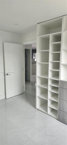 150 NW 17th Ct, Miami, FL 33125