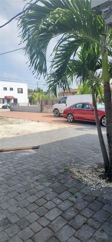 150 NW 17th Ct, Miami, FL 33125