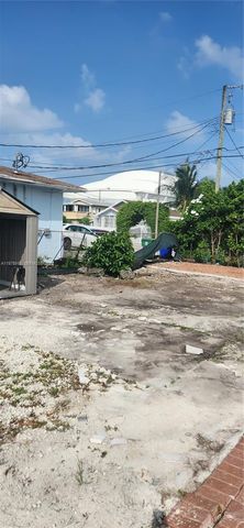 150 NW 17th Ct, Miami, FL 33125