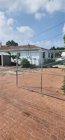 150 NW 17th Ct, Miami, FL 33125