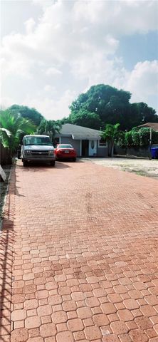 150 NW 17th Ct, Miami, FL 33125