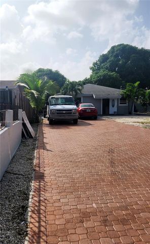 150 NW 17th Ct, Miami, FL 33125