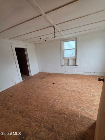 18 Lower Turnpike Road, Granville, NY 12832