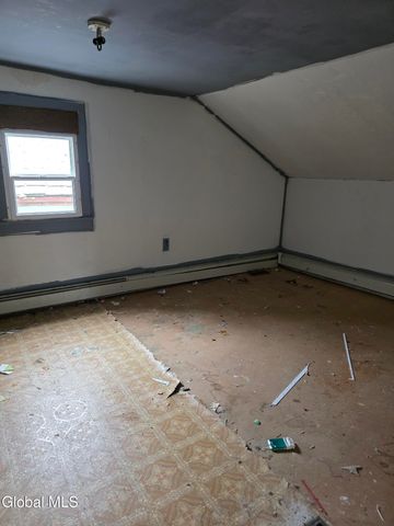 18 Lower Turnpike Road, Granville, NY 12832