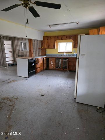 18 Lower Turnpike Road, Granville, NY 12832