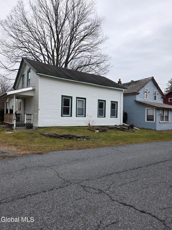 18 Lower Turnpike Road, Granville, NY 12832