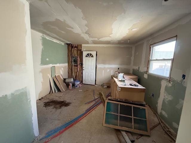 709 N Wenona Avenue, Bay City, MI 48706