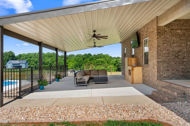 5812 Campbell Rd, Cross Plains, TN 37049