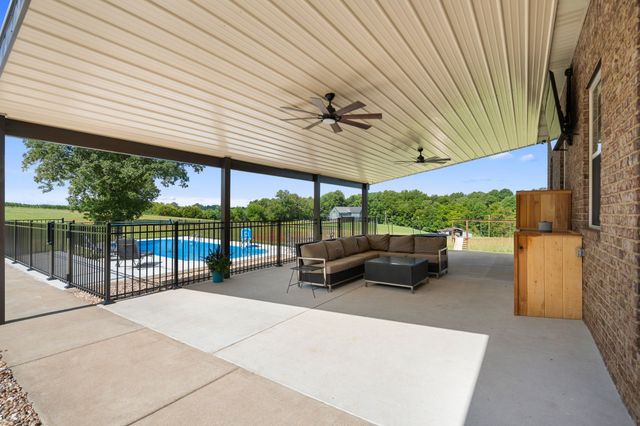 5812 Campbell Rd, Cross Plains, TN 37049