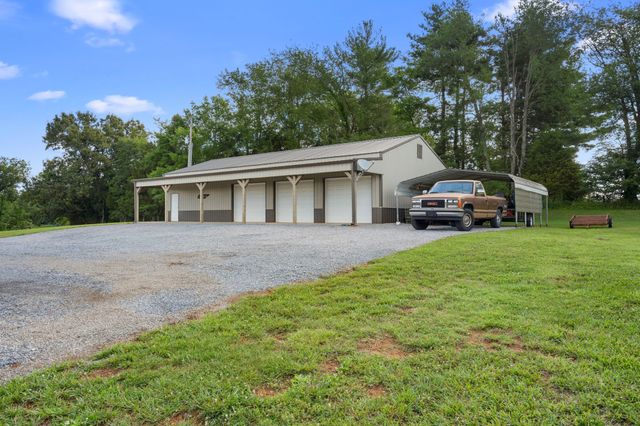 5812 Campbell Rd, Cross Plains, TN 37049