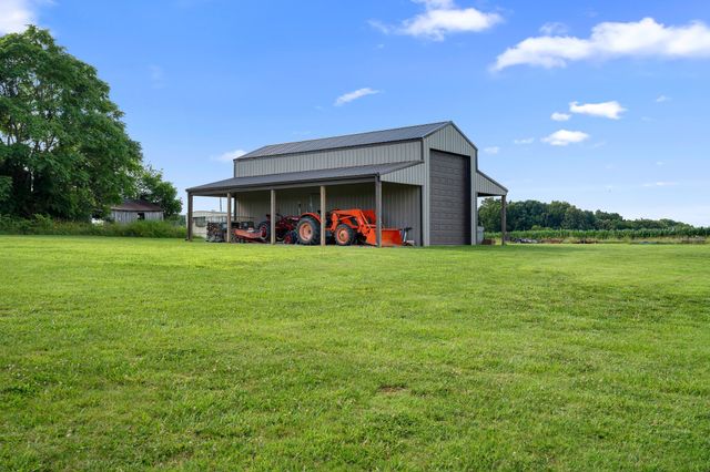 5812 Campbell Rd, Cross Plains, TN 37049
