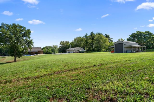 5812 Campbell Rd, Cross Plains, TN 37049