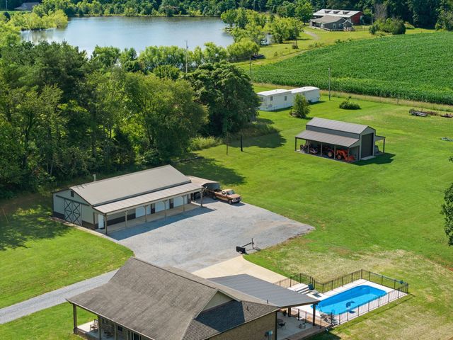 5812 Campbell Rd, Cross Plains, TN 37049