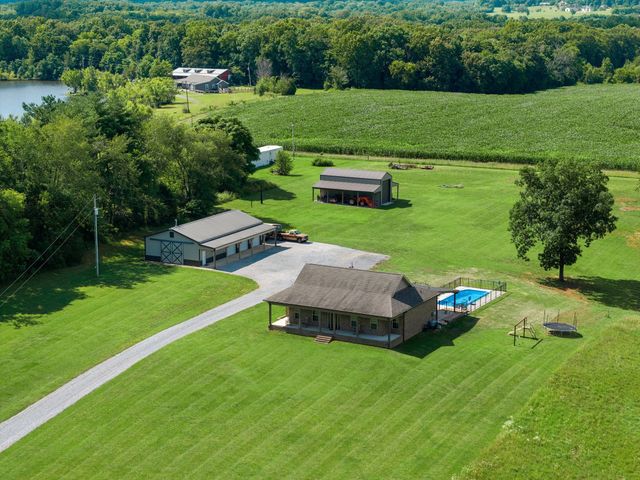 5812 Campbell Rd, Cross Plains, TN 37049