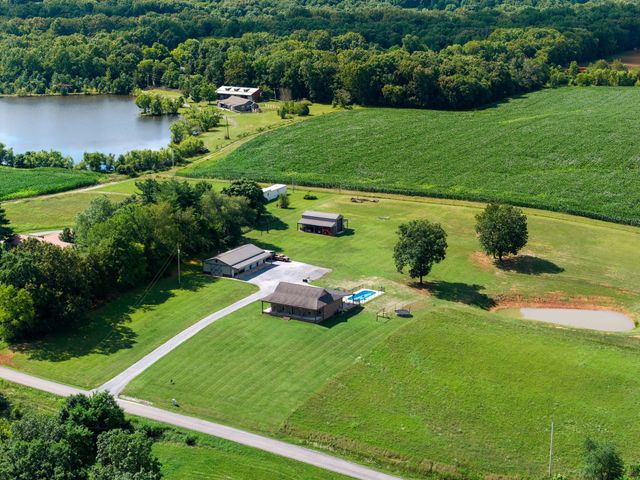 5812 Campbell Rd, Cross Plains, TN 37049