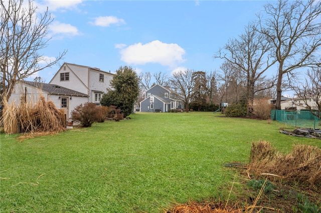 74 Maize Corn Road, Portsmouth, RI 02871