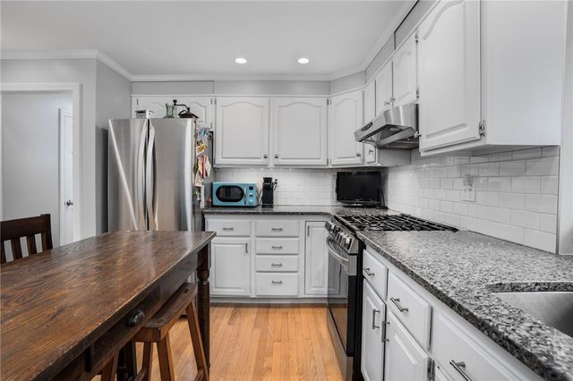 74 Maize Corn Road, Portsmouth, RI 02871