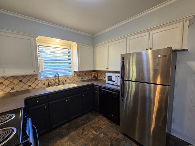 11 Berrywood Circle, Little Rock, AR 72205