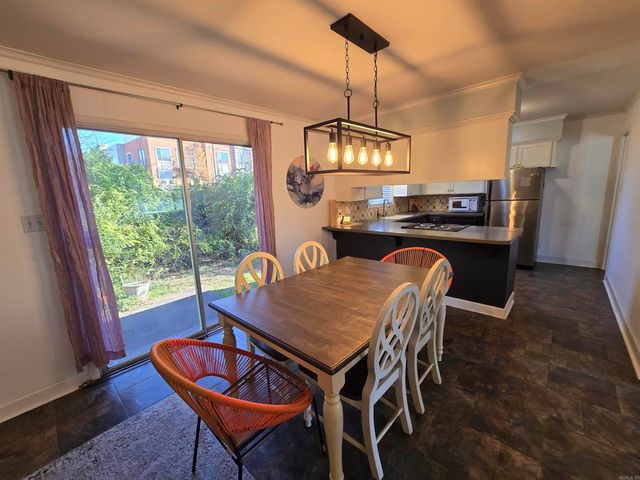 11 Berrywood Circle, Little Rock, AR 72205