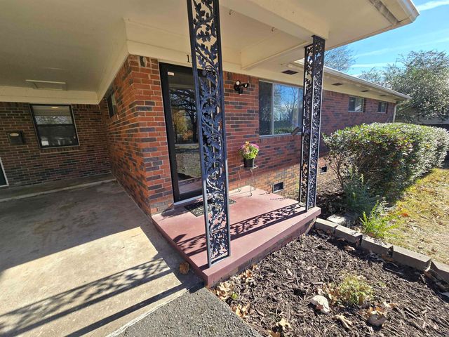 11 Berrywood Circle, Little Rock, AR 72205