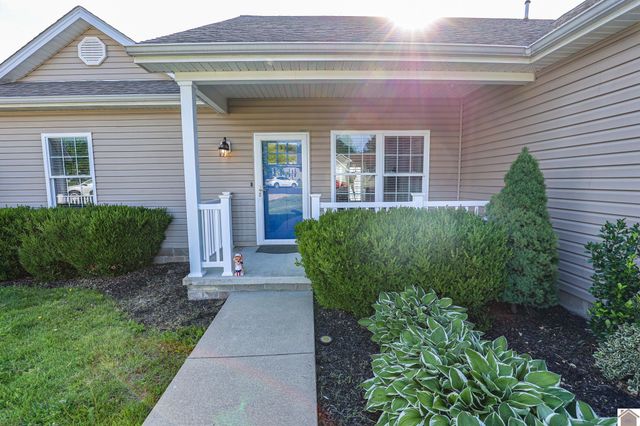 160 Keeneland Court, Paducah, KY 42001