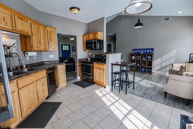 160 Keeneland Court, Paducah, KY 42001