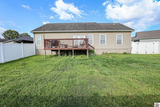 160 Keeneland Court, Paducah, KY 42001
