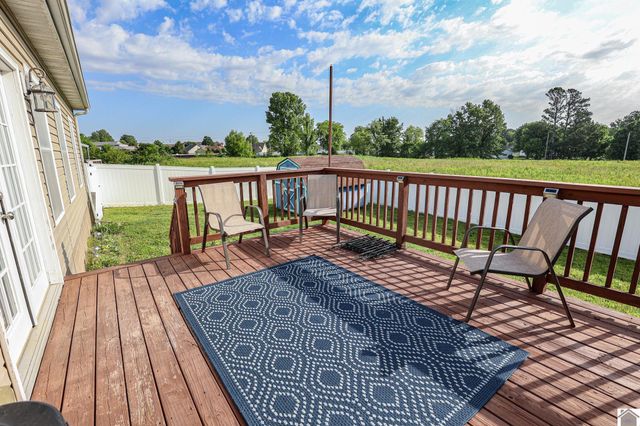 160 Keeneland Court, Paducah, KY 42001