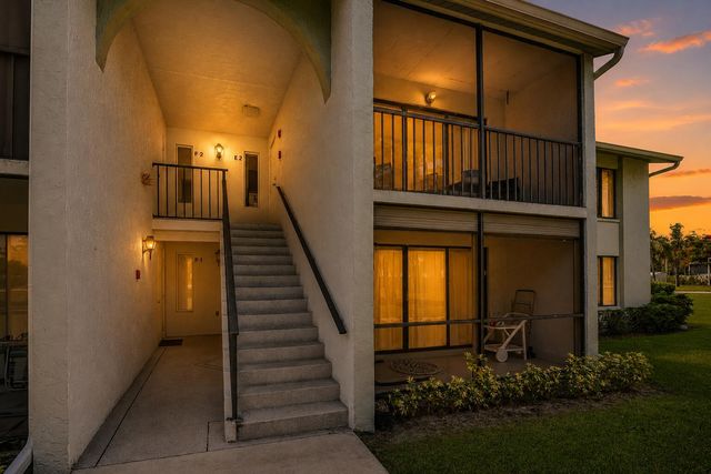 3744 Savoy Lane E2, West Palm Beach, FL 33417