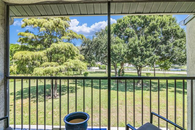3744 Savoy Lane E2, West Palm Beach, FL 33417