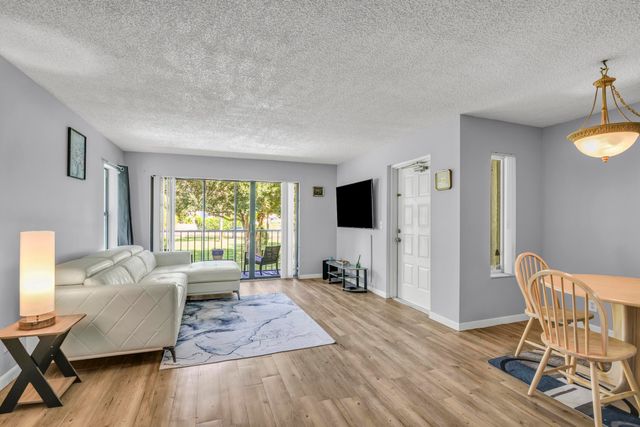 3744 Savoy Lane E2, West Palm Beach, FL 33417
