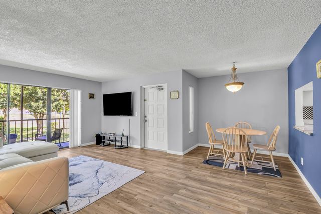 3744 Savoy Lane E2, West Palm Beach, FL 33417