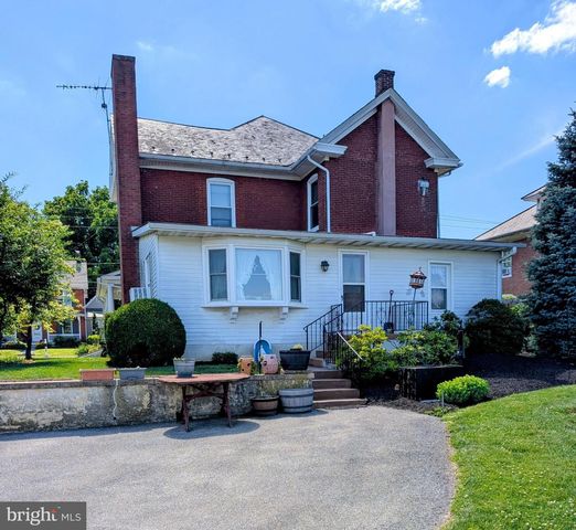 781 BELLEVUE AVE, Gap, PA 17527