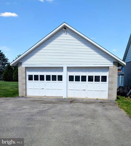 781 BELLEVUE AVE, Gap, PA 17527