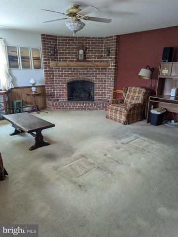 781 BELLEVUE AVE, Gap, PA 17527