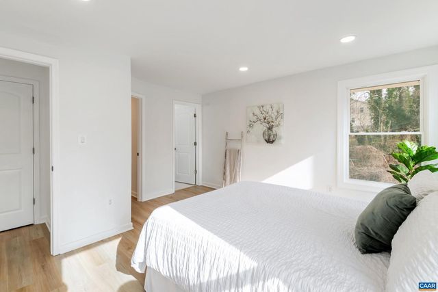 102 N BAKER ST, Charlottesville, VA 22901