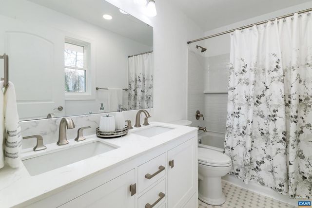 102 N BAKER ST, Charlottesville, VA 22901